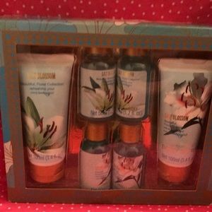 LILY BLOSSOM BATH SET firm 🌷🛀 Mother's Day gift